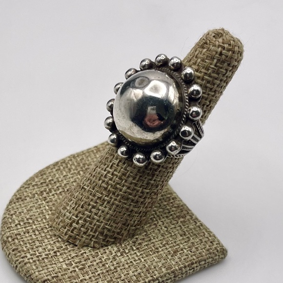 Authentic Vintage Navajo Fred Harvey Era Sterling Silver Dome Ring - Picture 6 of 16